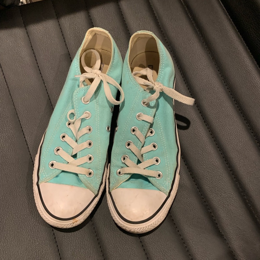 teal/mint green converse never worn by me but used when i thrifted them womens 8